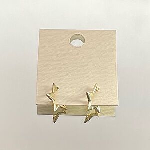⭐️Stunning Star-Shaped Hoop Earrings ⭐️